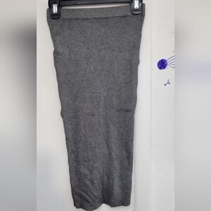 NWT Rehab Gray Ribbed Knit Skirt Size Small